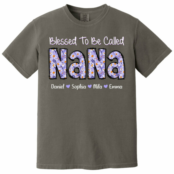 Blessed To Be Called NaNa, Custom Nana Purple Daisy With Grandkids Mother's Day T-Shirt T1807 - Image 13