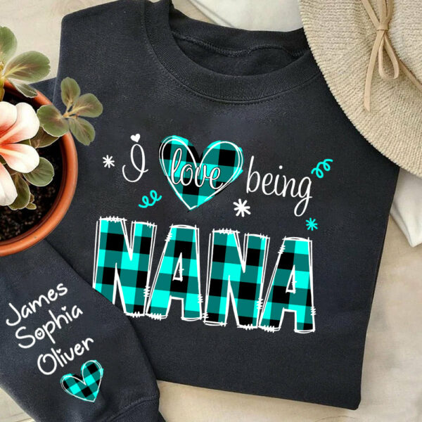 Custom I Love Being Gigi Sweatshirt - Christmas & Valentine Gift for Grandmothers - Personalized Kids Name - Image 5