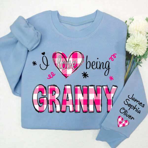 Custom I Love Being Gigi Sweatshirt - Christmas & Valentine Gift for Grandmothers - Personalized Kids Name - Image 2