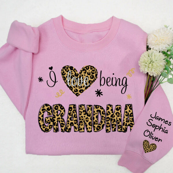 Custom I Love Being Gigi Sweatshirt - Christmas & Valentine Gift for Grandmothers - Personalized Kids Name - Image 3