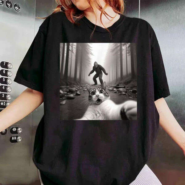 Funny Surprised Scared Cat Selfie With Sasquatsch Bigfoot Shirts - Image 3