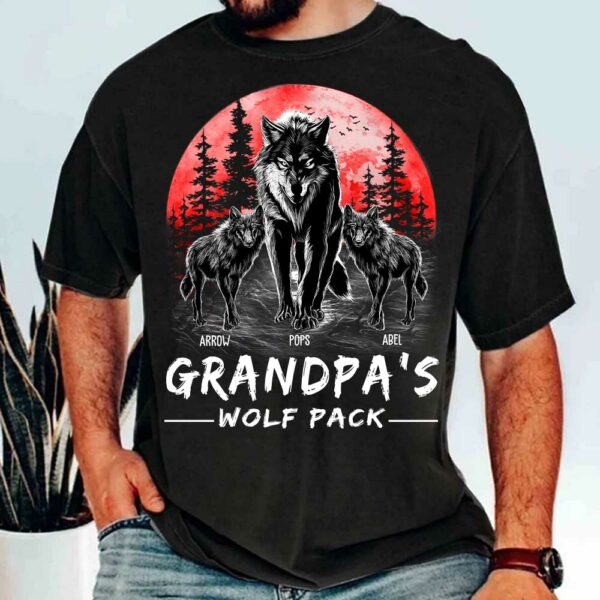 Grandpa Wolf Pack Personalized Shirt - Perfect Father's Day Gift for Grandfather & Dad