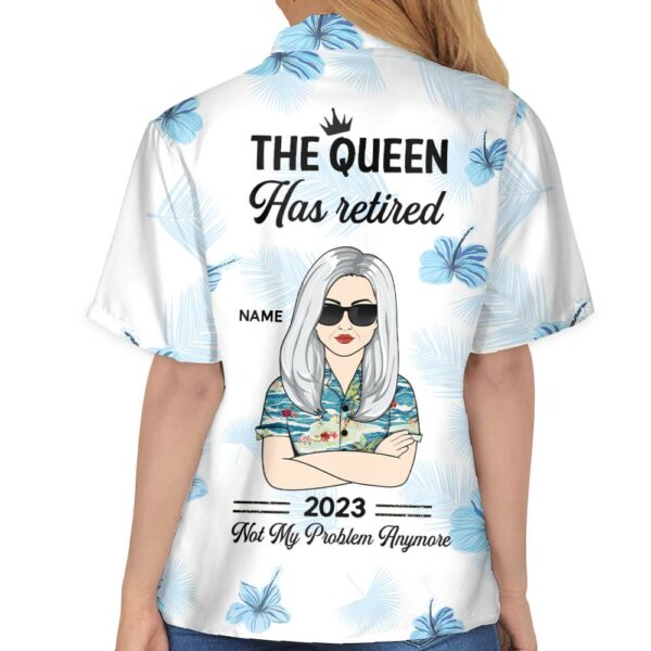 The Queen Has Retired - Personalized Hibiscus Hawaiian Shirt Retirement Gift For Grandma Ph99